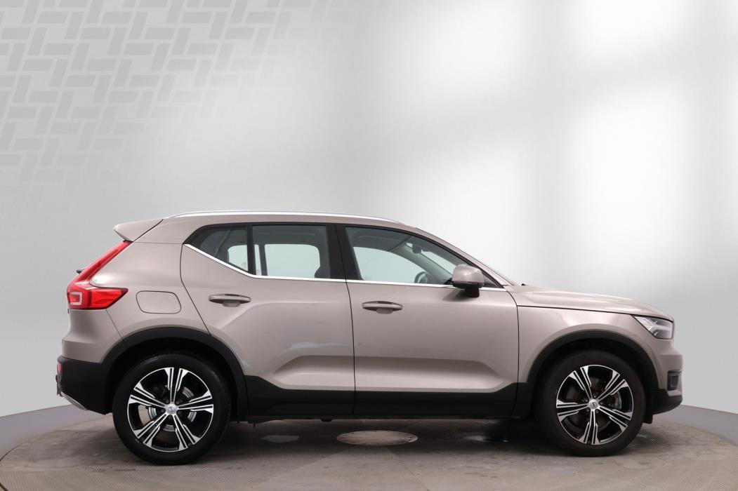 VOLVO XC40 2022