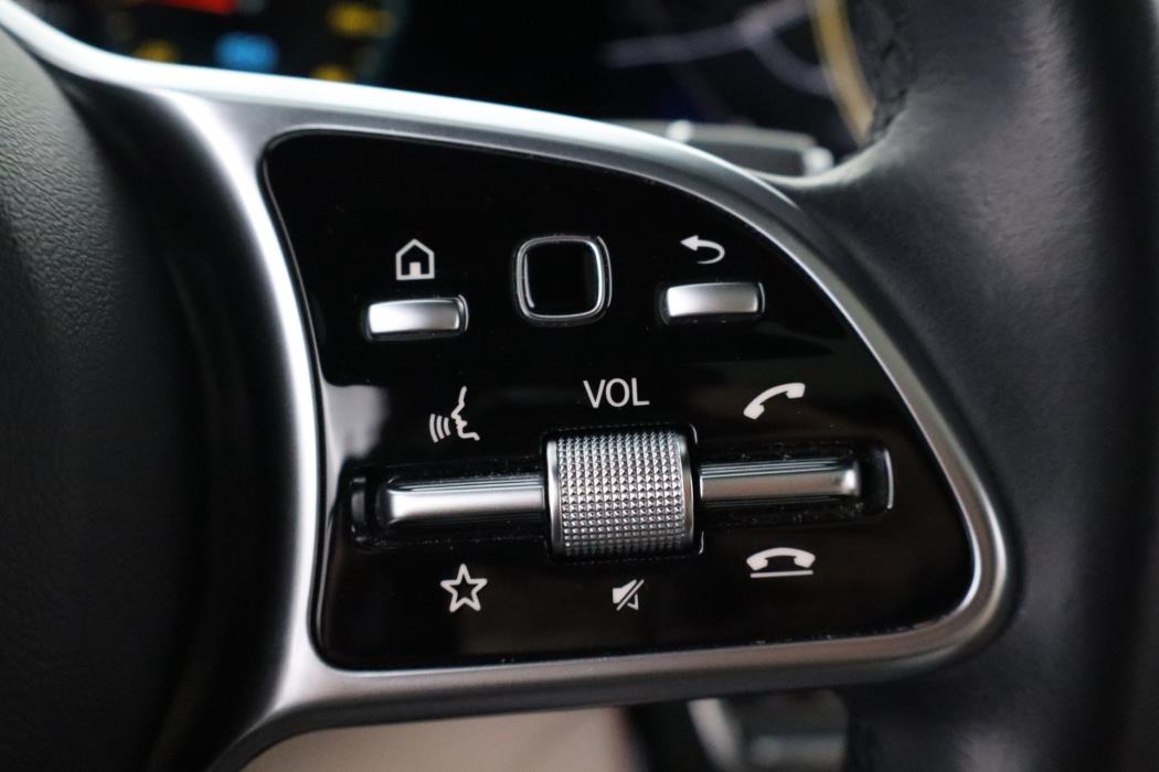 MERCEDES-BENZ EQC 2020