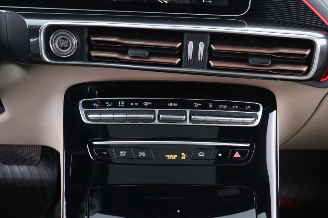 MERCEDES-BENZ EQC 2020