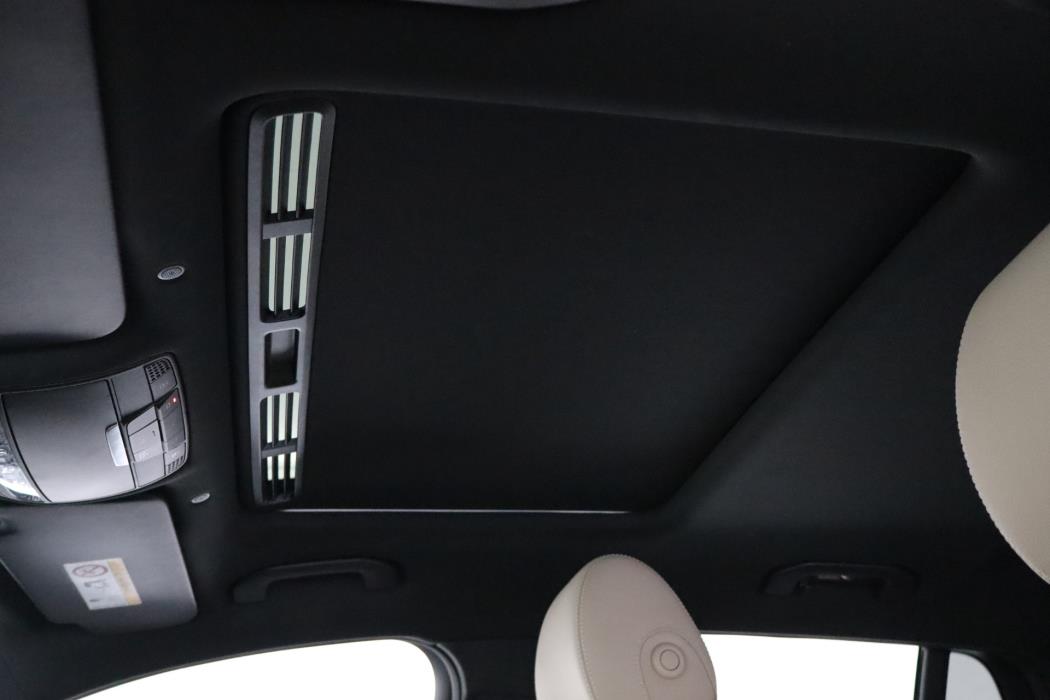 MERCEDES-BENZ EQC 2020