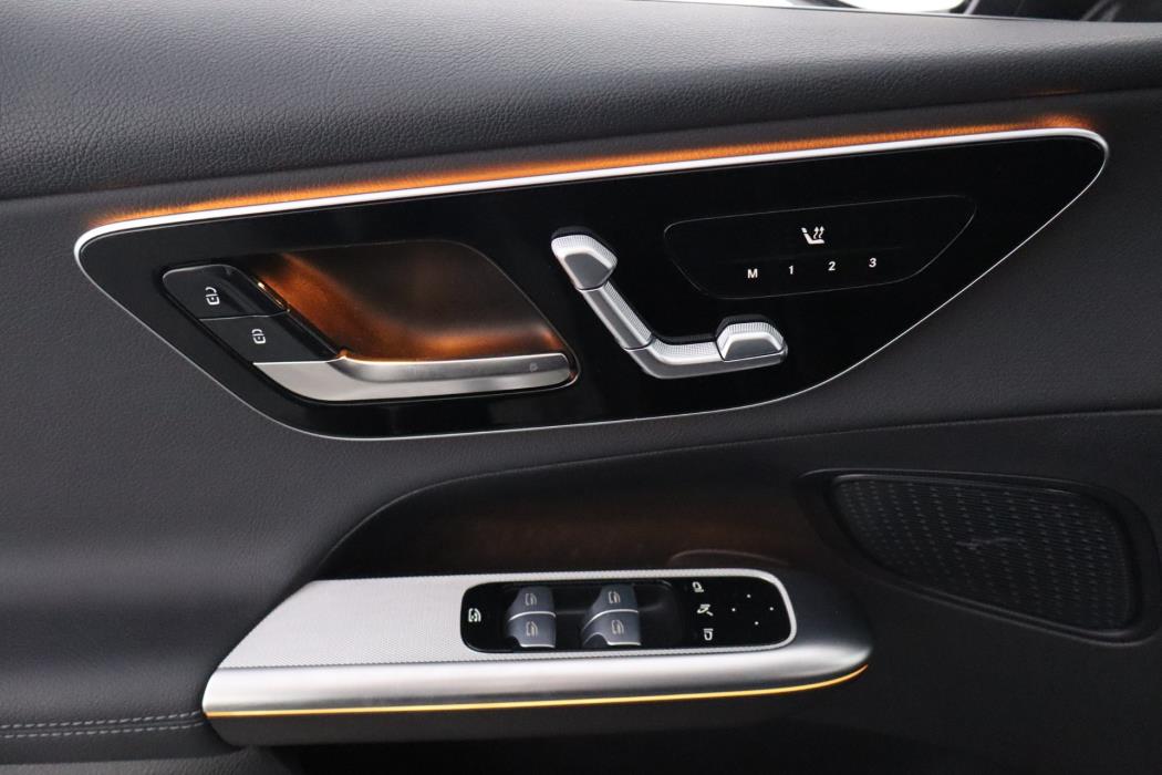 Mercedes-Benz GLC 2025