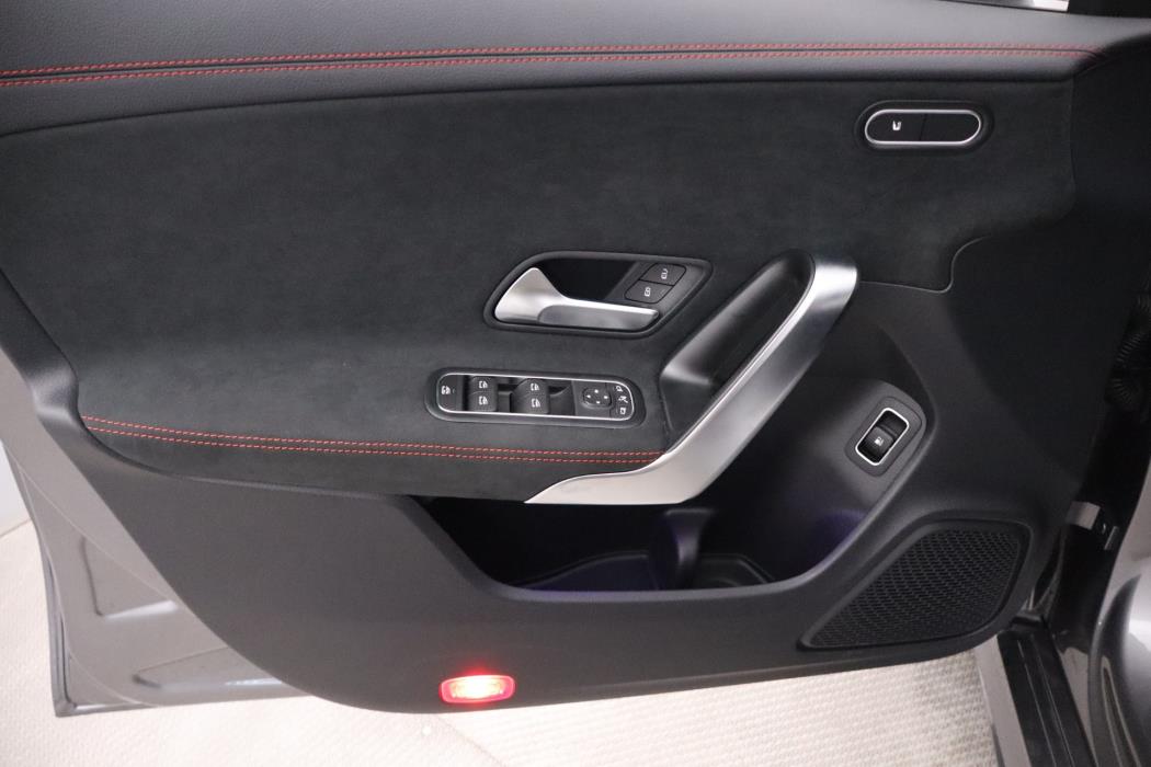 Mercedes-Benz CLA 2025