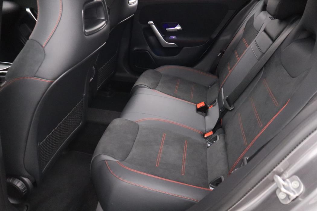 Mercedes-Benz CLA 2025