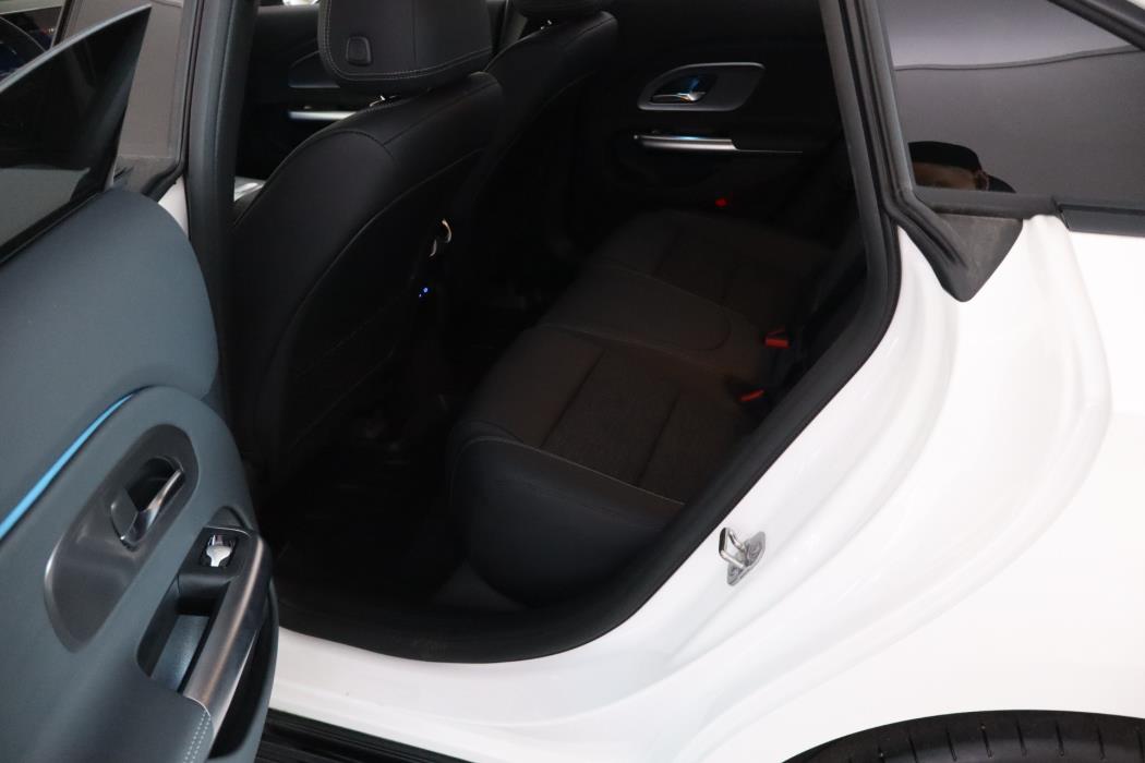 MERCEDES-BENZ CLA 2026