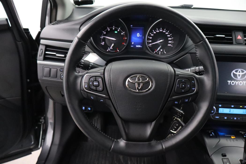 TOYOTA Avensis 2016