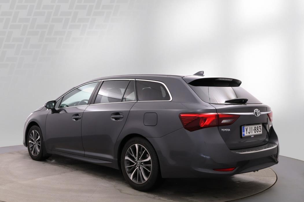 TOYOTA Avensis 2016