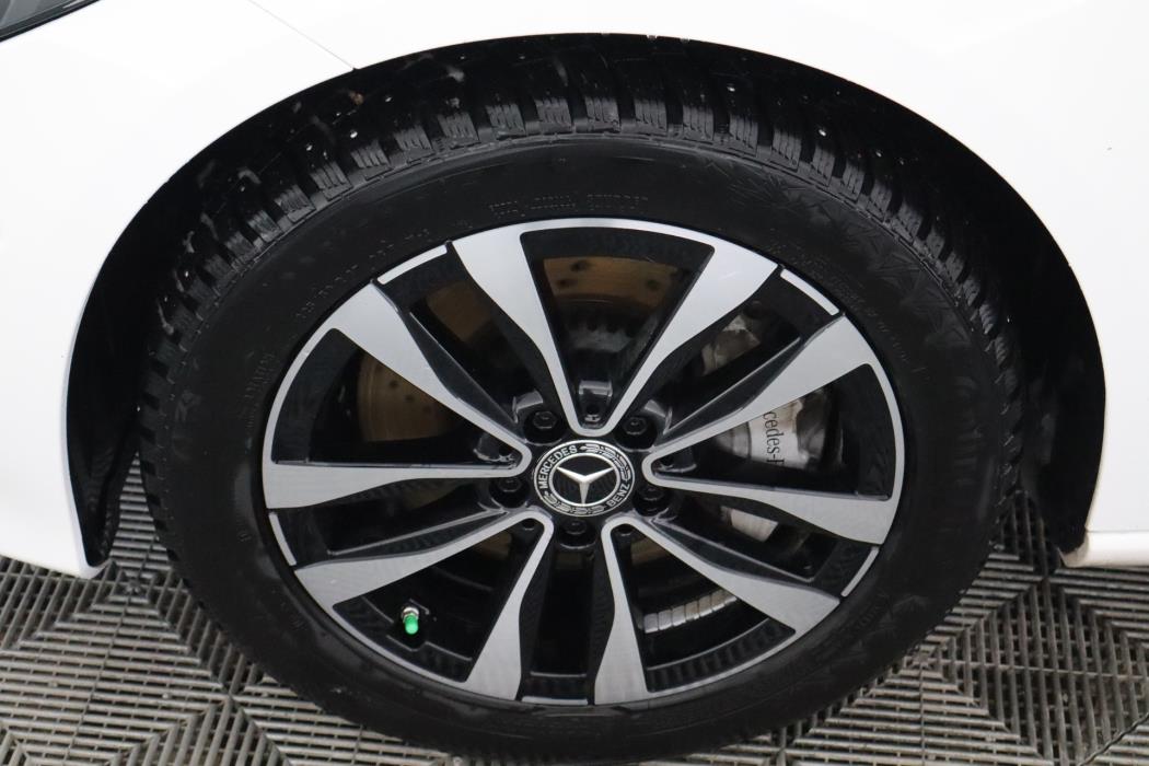 MERCEDES-BENZ C 2022