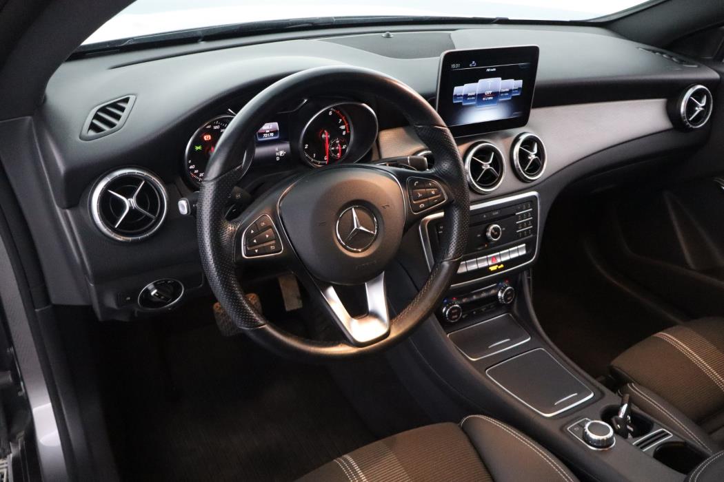 MERCEDES-BENZ CLA 2019