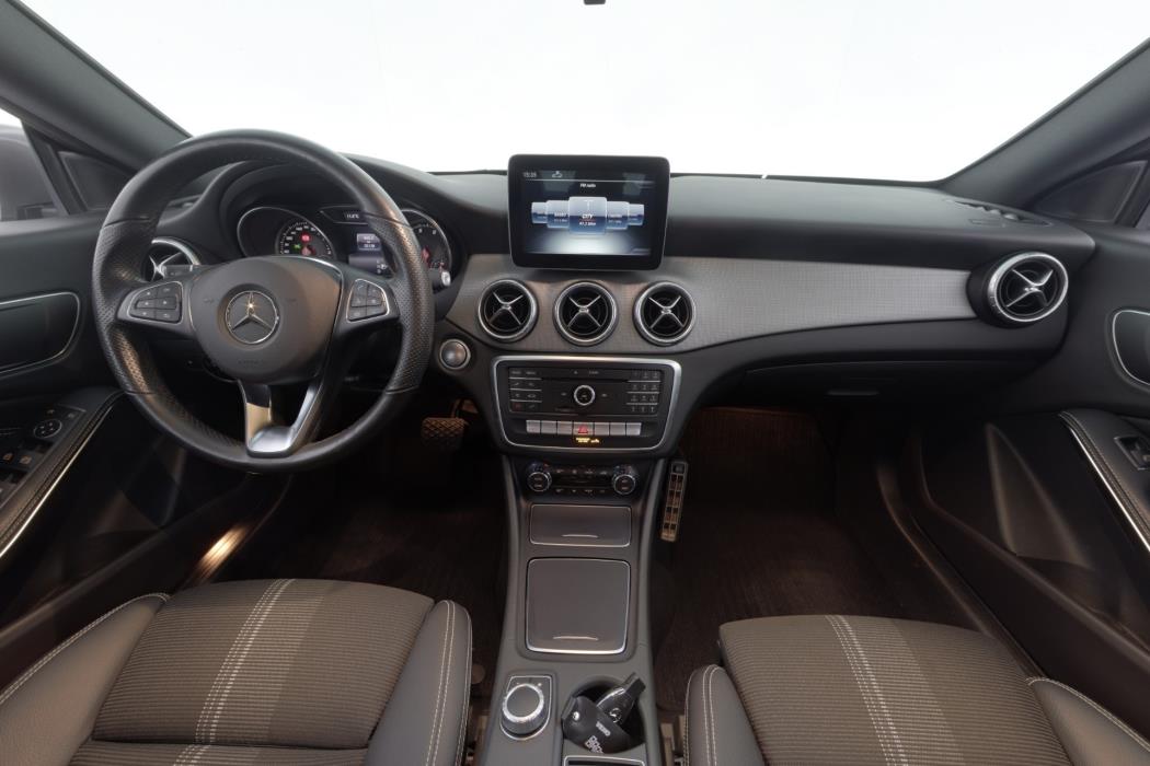 MERCEDES-BENZ CLA 2019