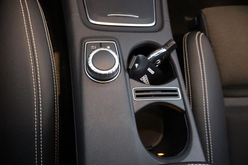 MERCEDES-BENZ CLA 2019