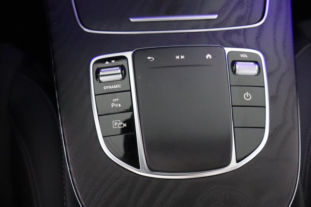 MERCEDES-BENZ E 2023