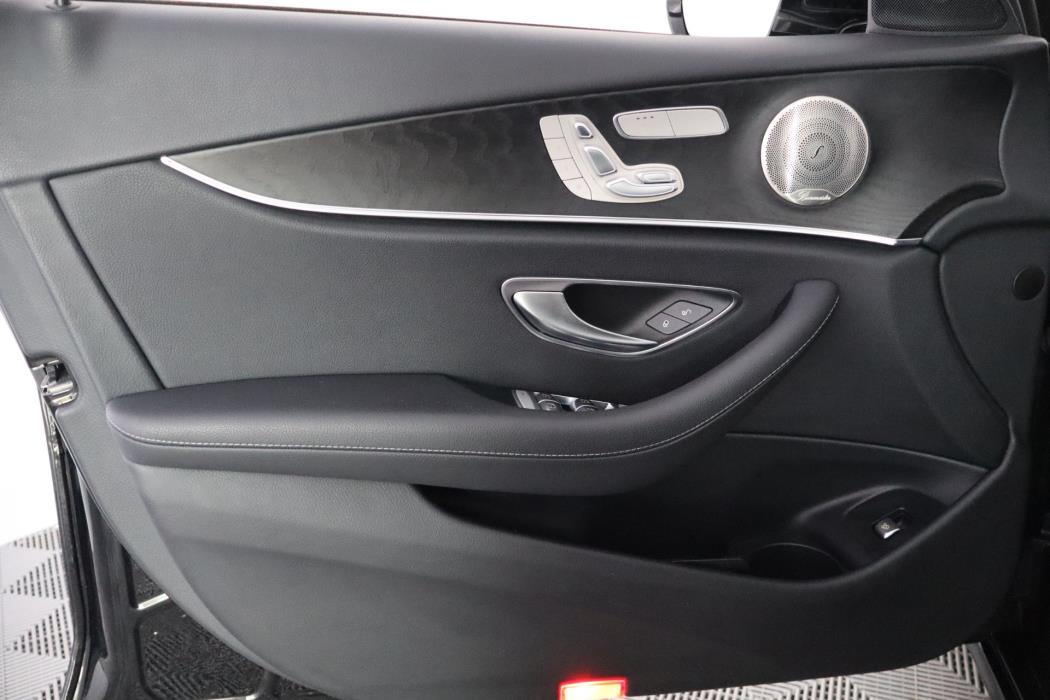 MERCEDES-BENZ E 2023