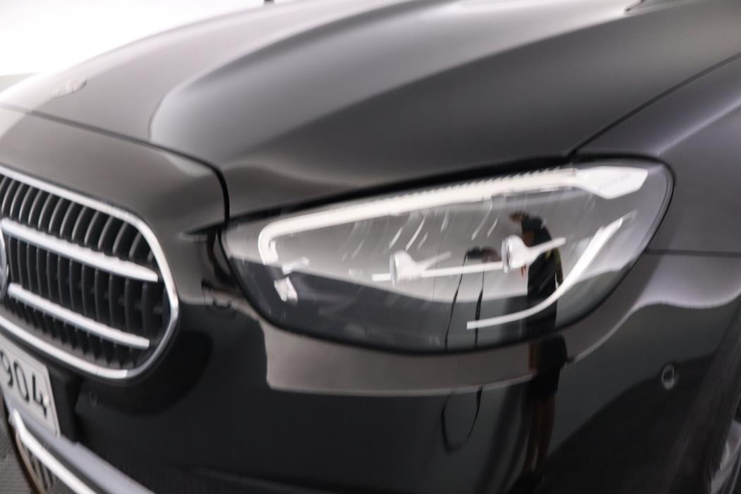 MERCEDES-BENZ E 2023