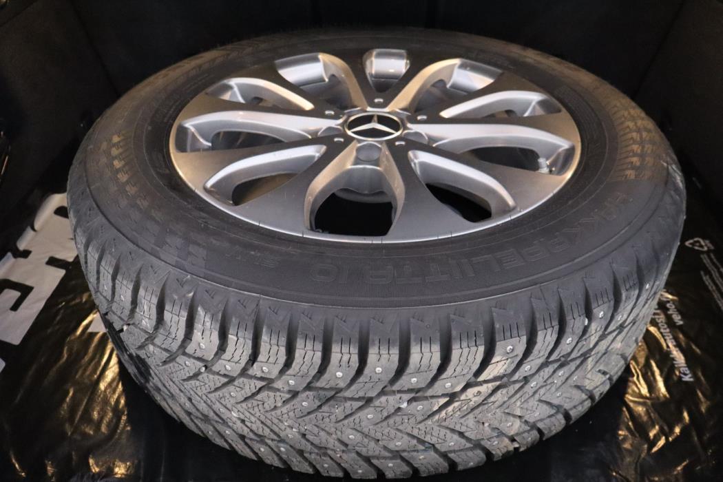 MERCEDES-BENZ GLC 2020