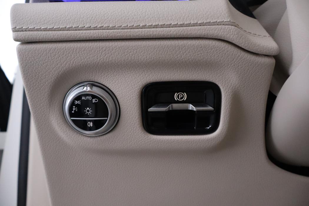 MERCEDES-BENZ EQS SUV 2023