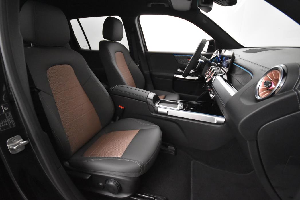 Mercedes-Benz EQB 2025