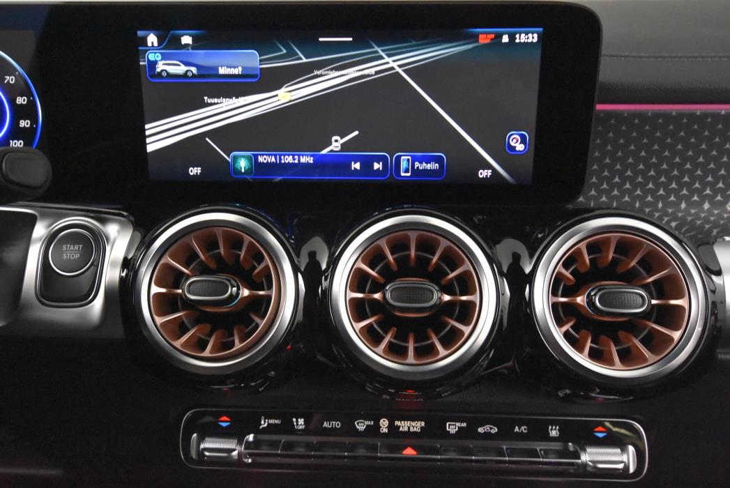 Mercedes-Benz EQB 2025