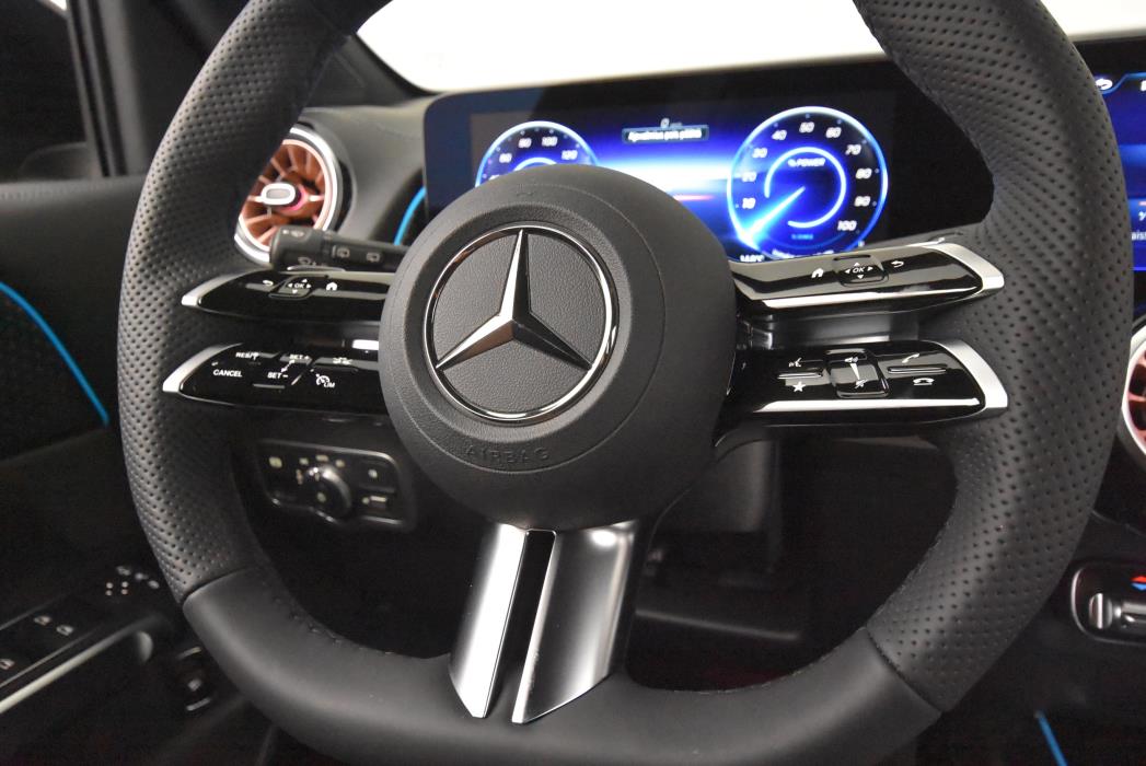 Mercedes-Benz EQB 2025