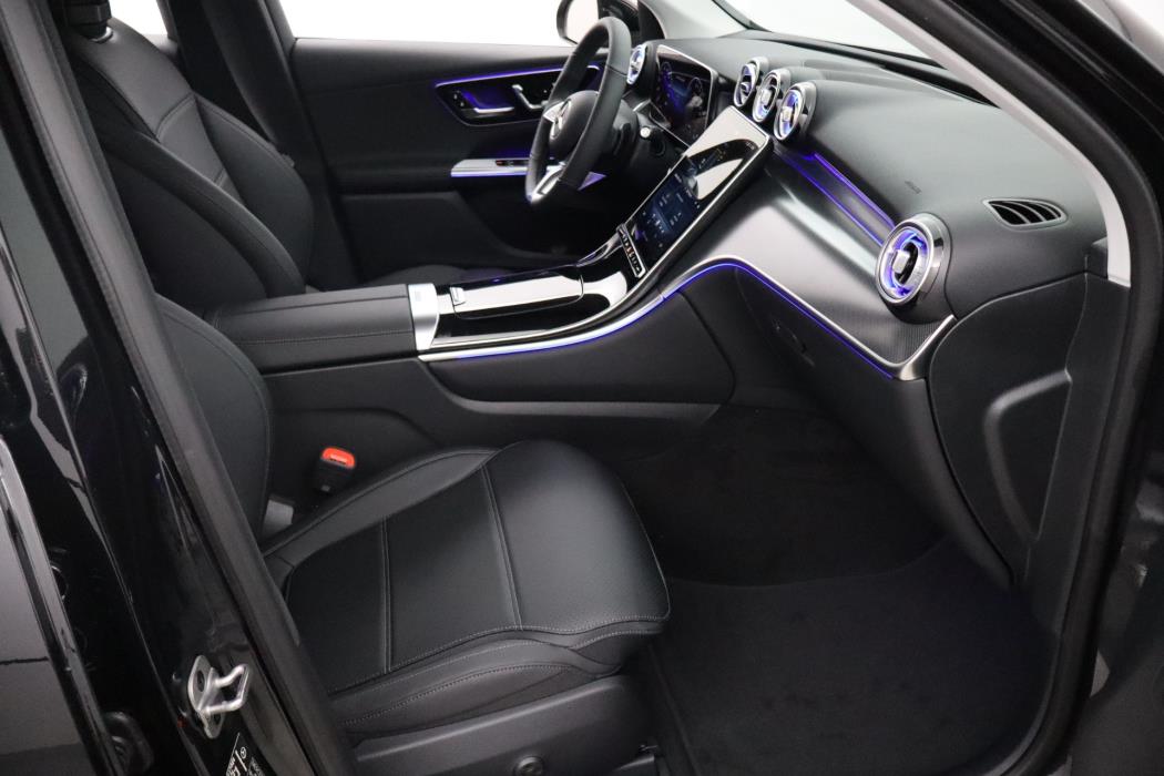 Mercedes-Benz GLC 2025