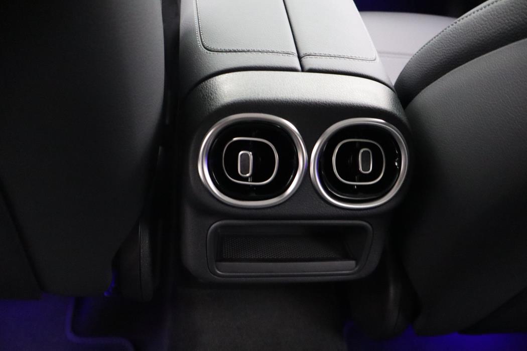 Mercedes-Benz GLC 2025