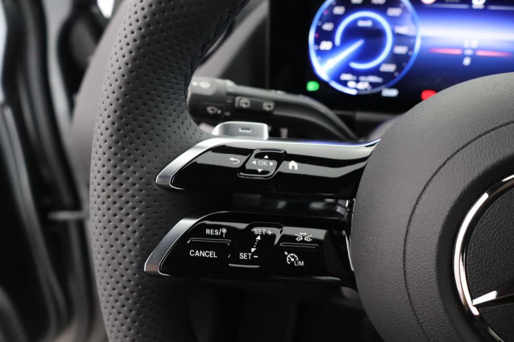 Mercedes-Benz EQA 2025