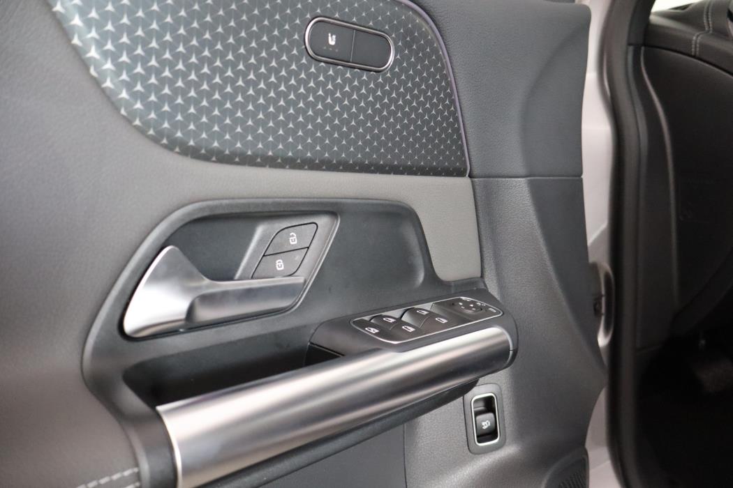 Mercedes-Benz EQA 2025