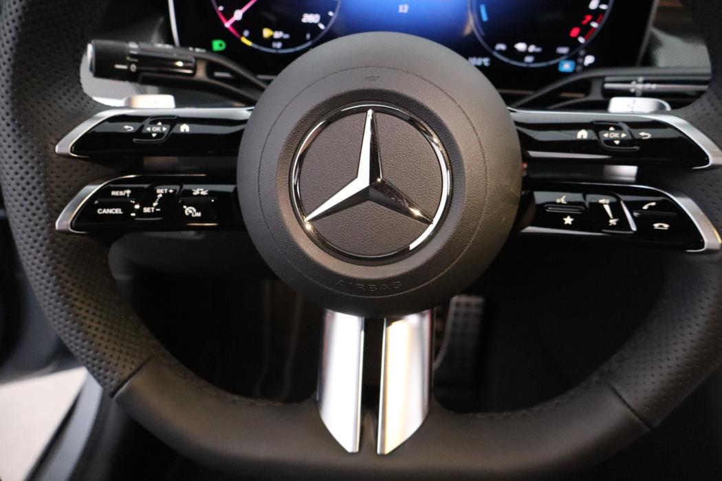 Mercedes-Benz GLC 2025