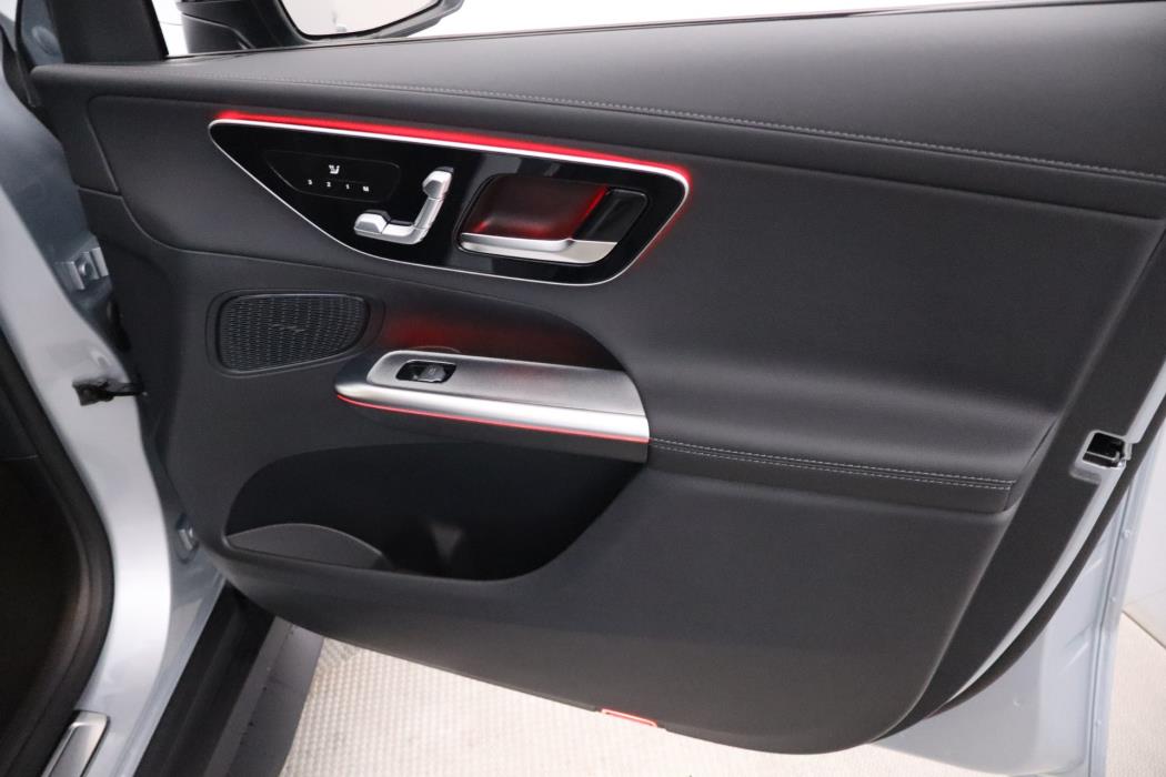 Mercedes-Benz GLC 2025