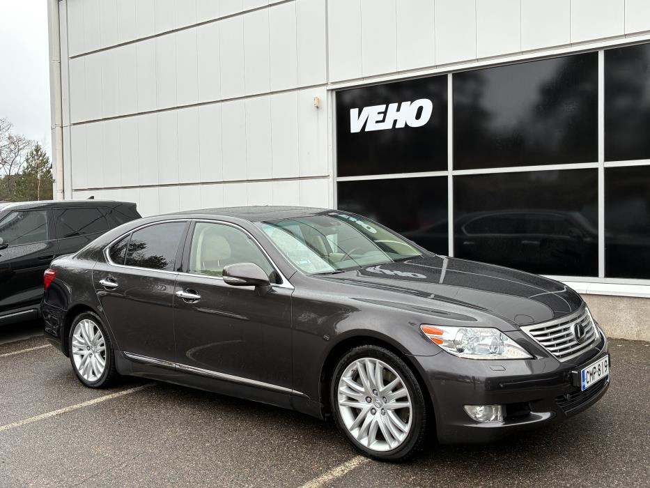 Lexus LS 2010