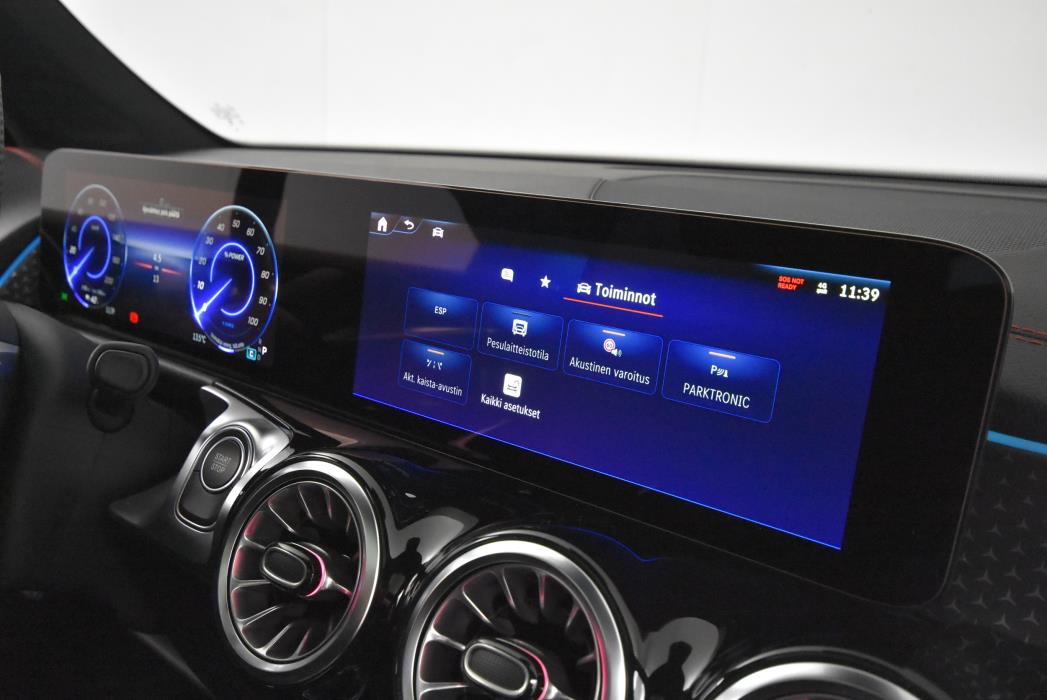 Mercedes-Benz EQB 2024