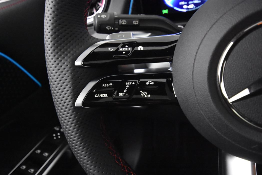 Mercedes-Benz EQB 2024