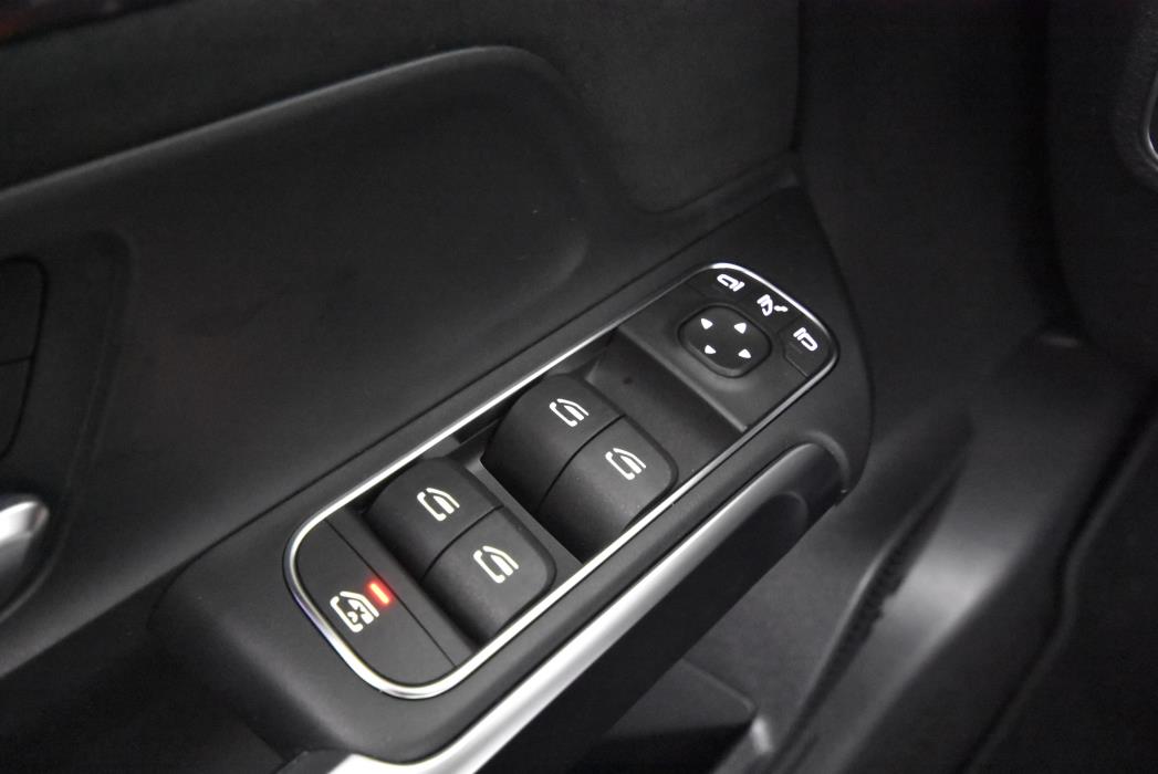 Mercedes-Benz EQB 2024