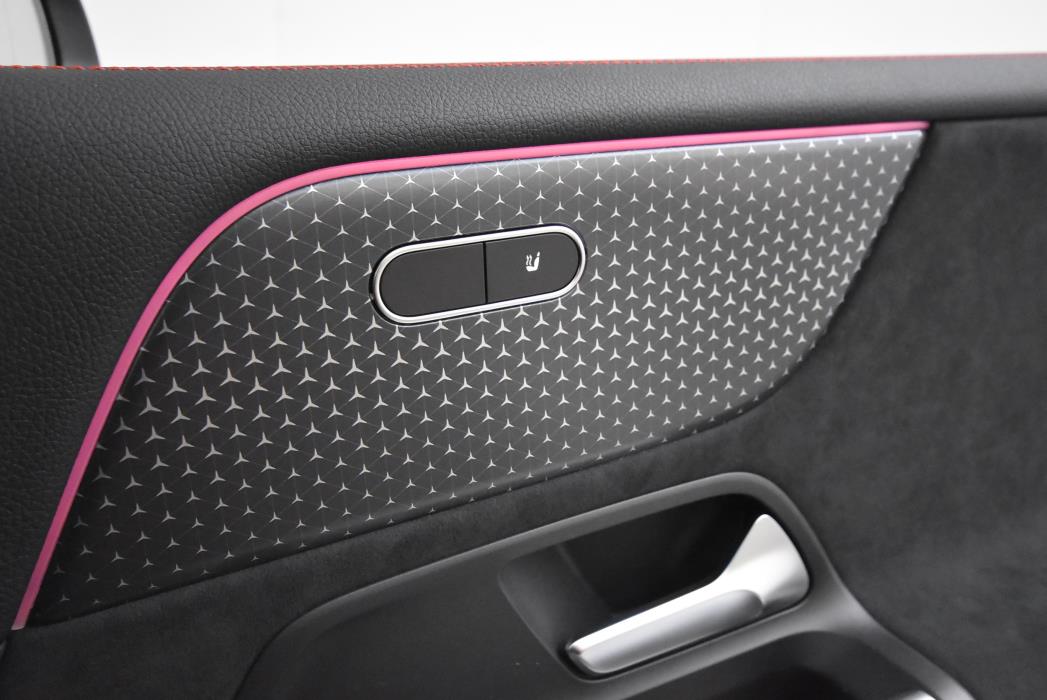 Mercedes-Benz EQB 2024