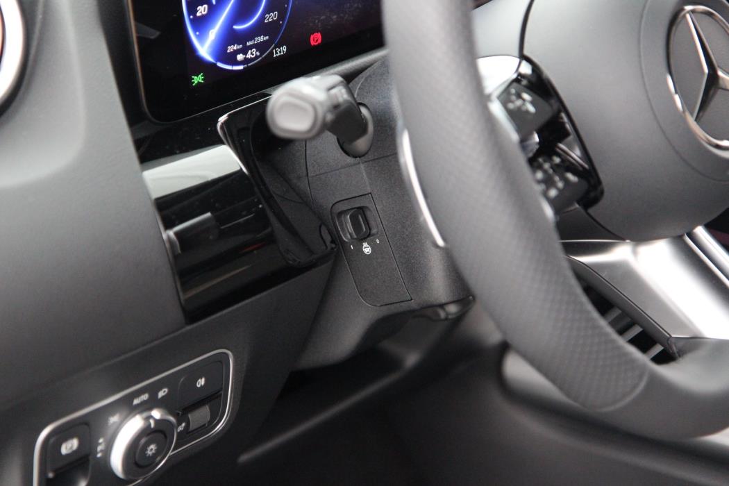 Mercedes-Benz EQA 2025