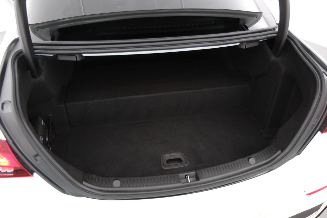 Mercedes-Benz E 2023