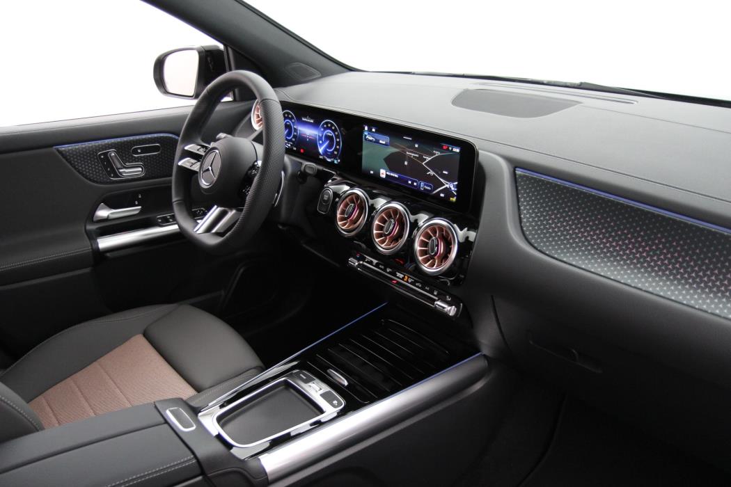 Mercedes-Benz EQA 2025