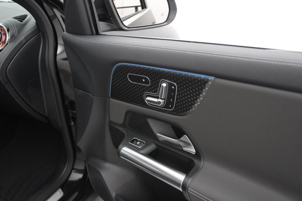 Mercedes-Benz EQA 2025