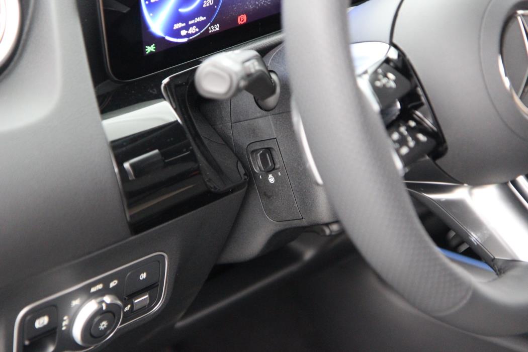 Mercedes-Benz EQA 2025