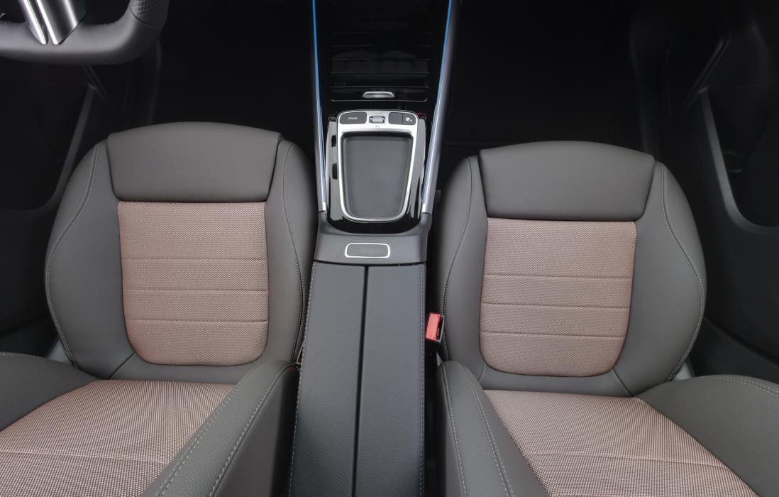 Mercedes-Benz EQA 2025