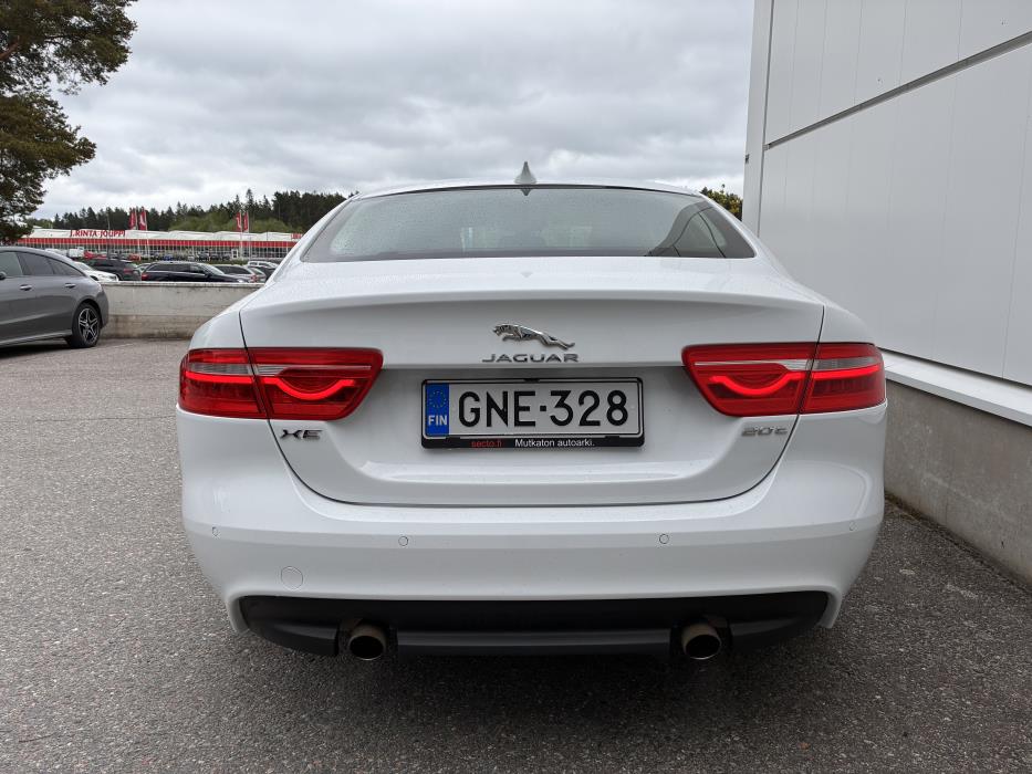 Jaguar XE 2018