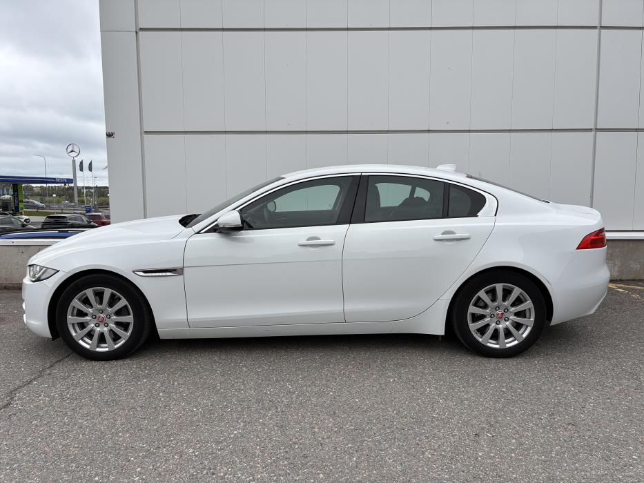 Jaguar XE 2018