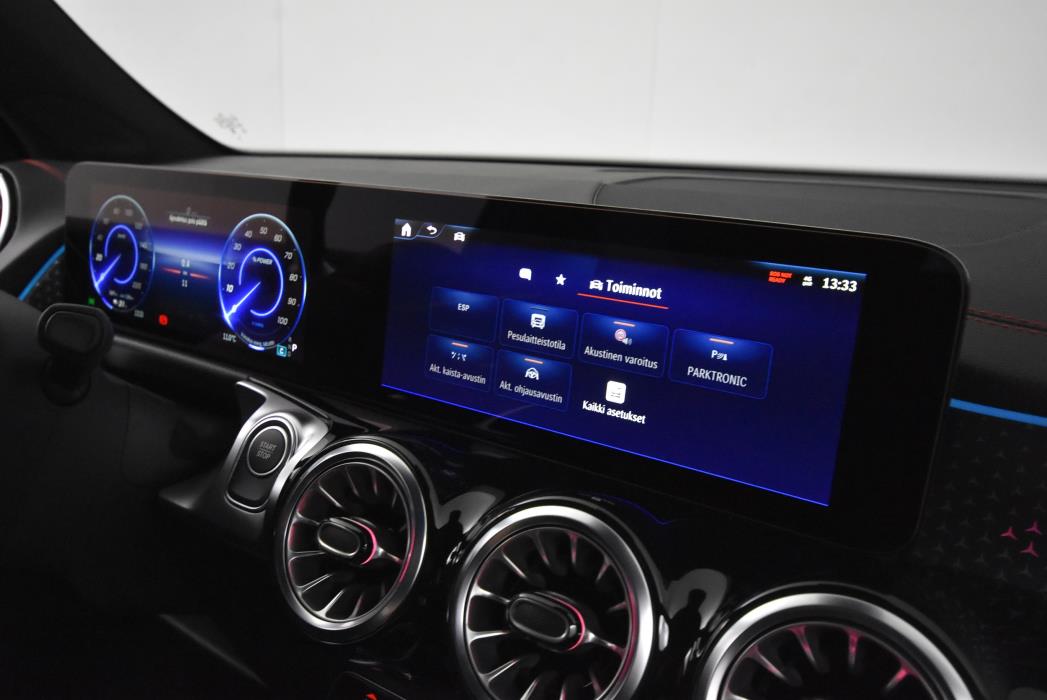 Mercedes-Benz EQB 2024