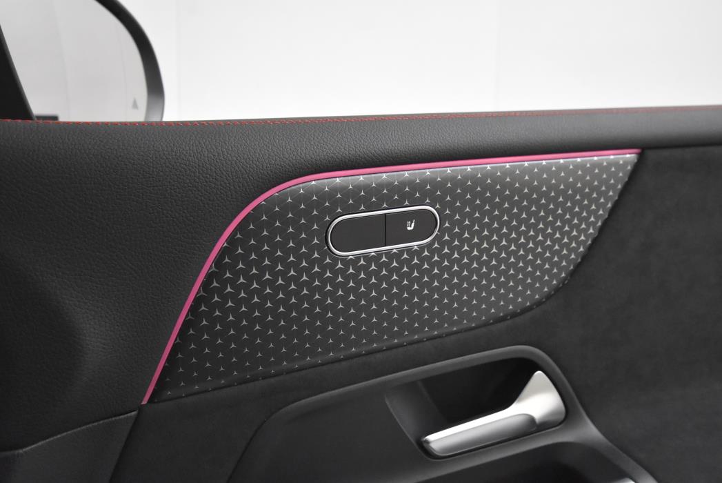 Mercedes-Benz EQB 2024