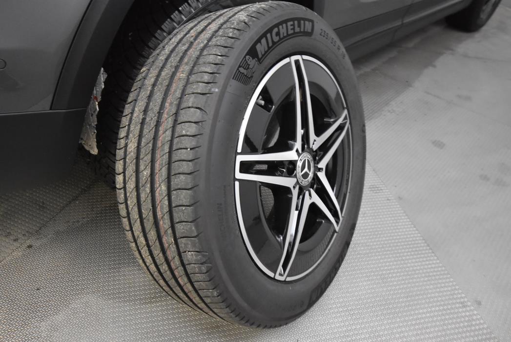 Mercedes-Benz EQB 2024