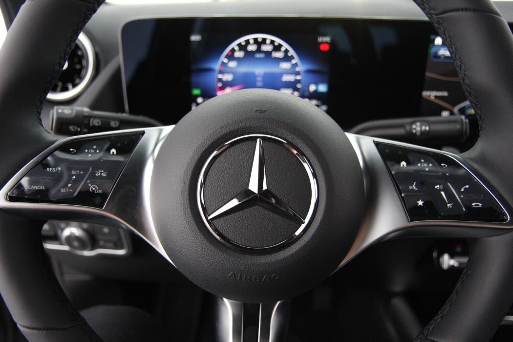 Mercedes-Benz GLA 2025
