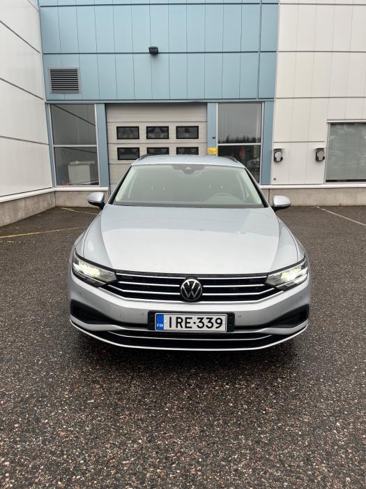 VOLKSWAGEN PASSAT 2023