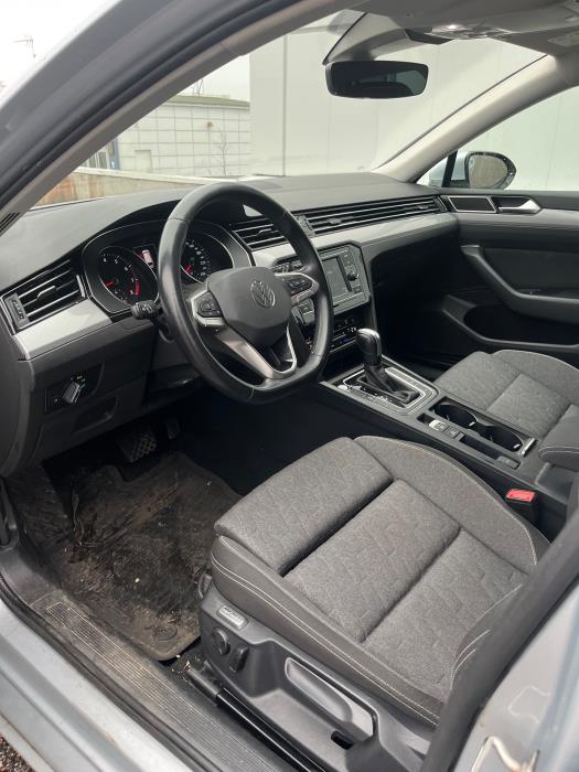 VOLKSWAGEN PASSAT 2023