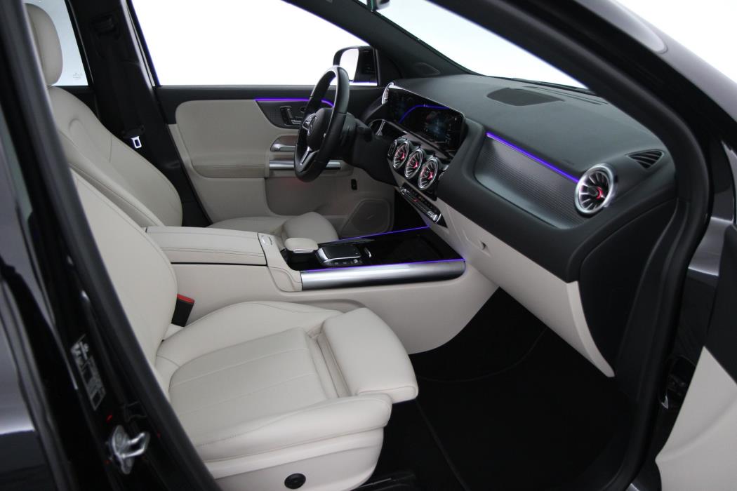 MERCEDES-BENZ EQA 2023
