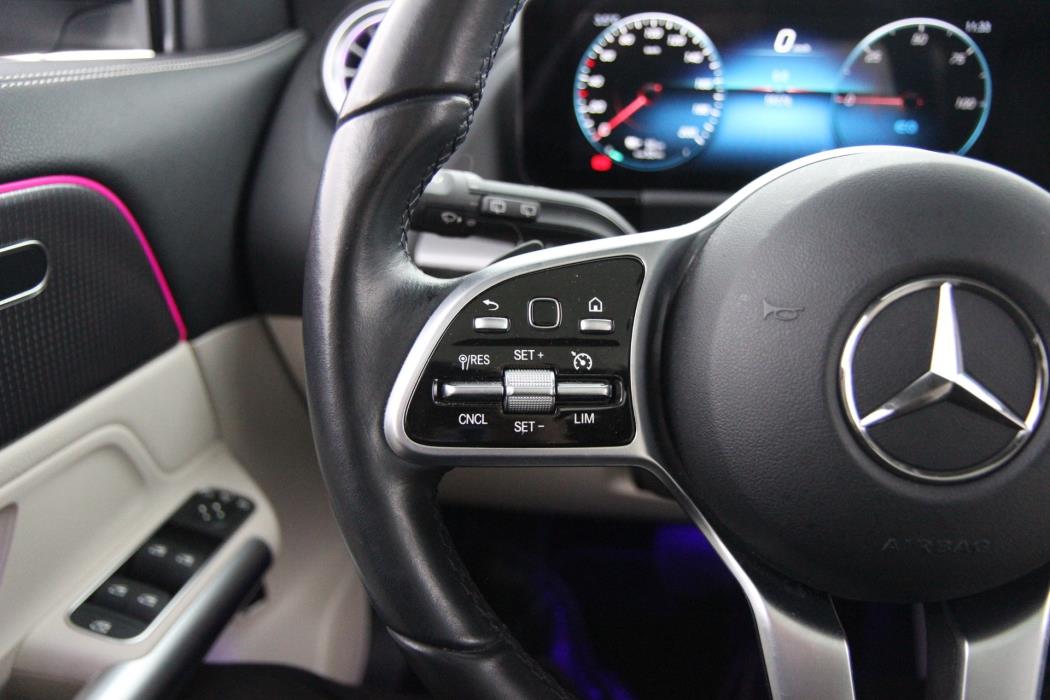 MERCEDES-BENZ EQA 2023