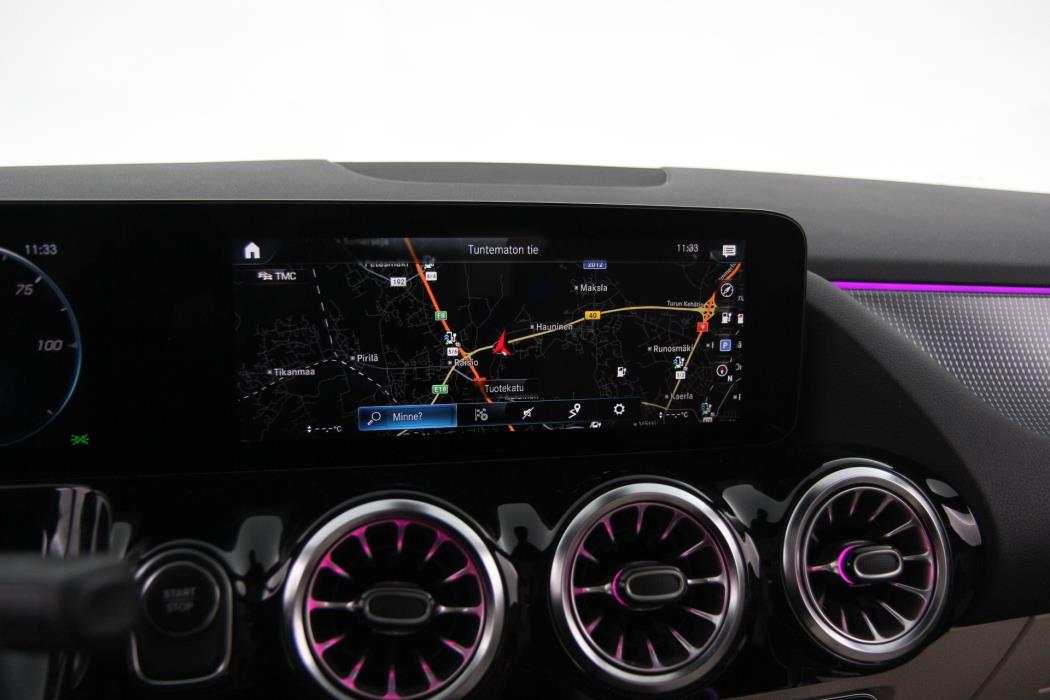 MERCEDES-BENZ EQA 2023